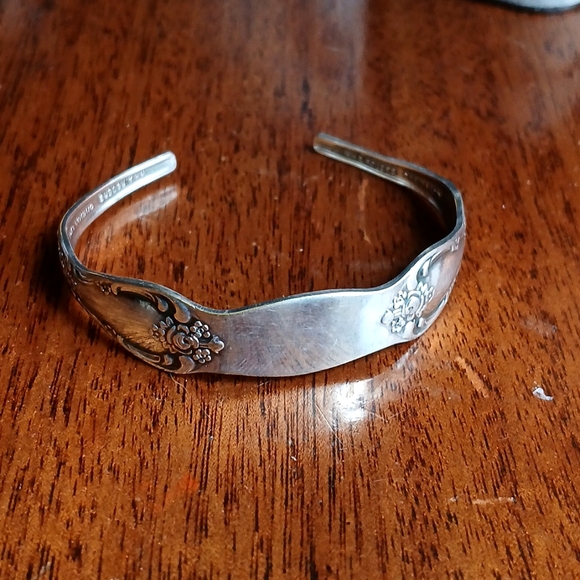 Vintage Wm. A. Rogers Oneida Spoon Cuff Bracelet Silver Plate Blank ID Style - Picture 1 of 8